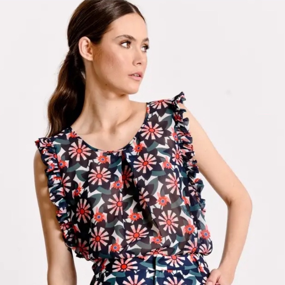 Molly Bracken | Ruth Ruffle Sleeve Tank Blouse - Picture 2 of 10